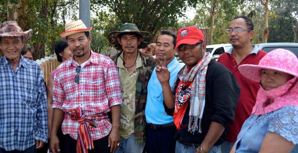 Rice farmers at Khon Kaen's pro-government rally on Monday. 