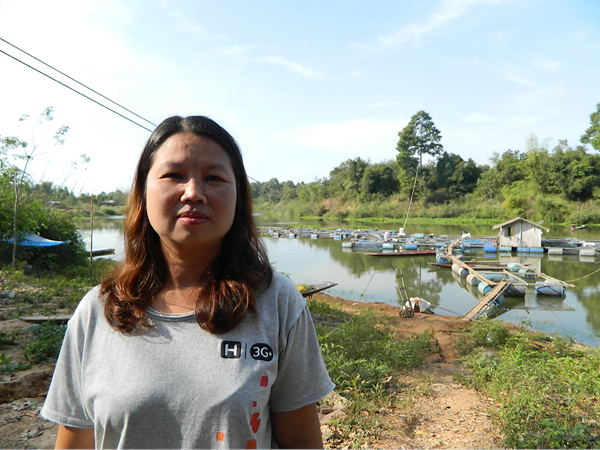 After growing nil and tap tim fish under contract with CP for several years, Wilaiwan Khammi found a fish seller that did not require a contractual agreement, which prompted her to begin preparations to start her own fish farming business.