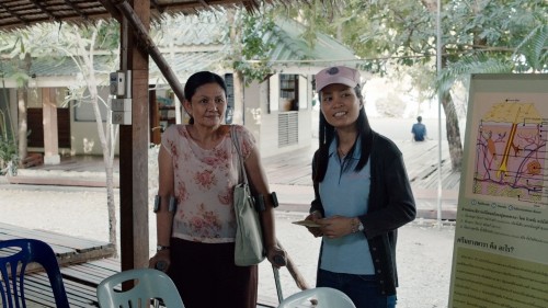Jen and Keng look on, amused, as a saleswoman switches between dialects: from local Isaan to connect on an emotional level with the customers, to Central Thai to establish the credibility of her products.