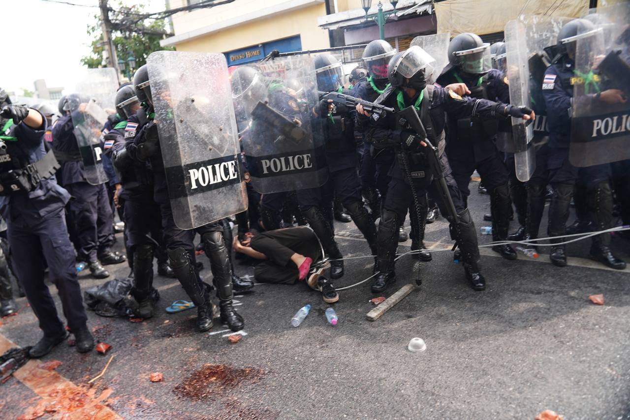 Police fire rubber bullets into crowd of APEC 2022 protesters, Isaan people injured